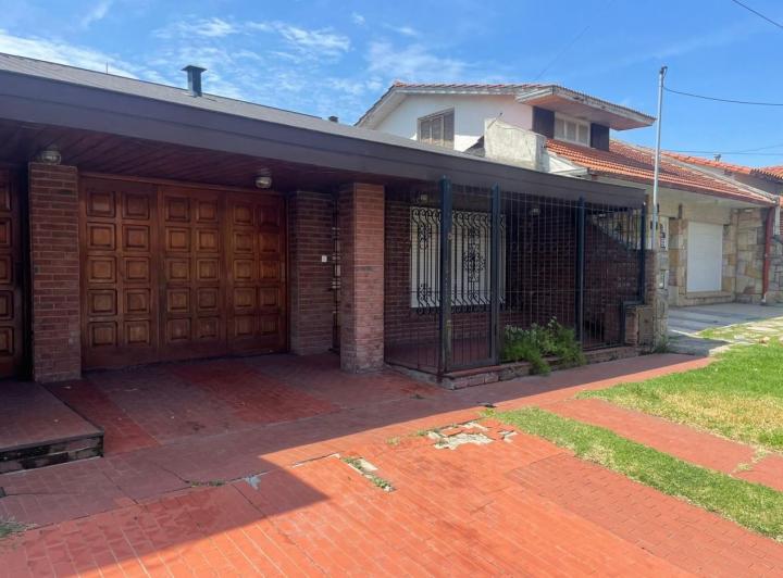 Casa · 144m² · 3 Ambientes · 1 Cochera