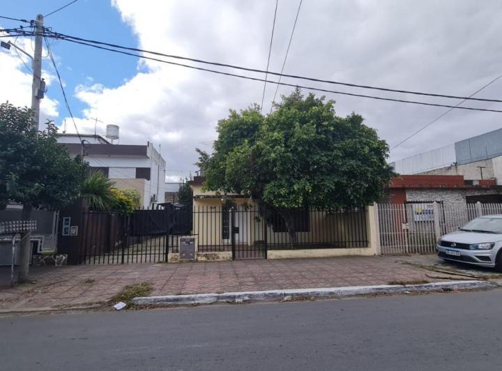 Casa · 90m² · 3 Ambientes · 1 Cochera