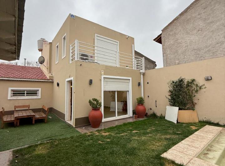 Casa · 1m² · 4 Dormitorios