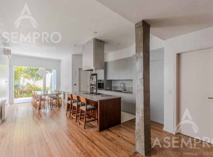 Casa · 215m² · 5 Ambientes · 1 Cochera