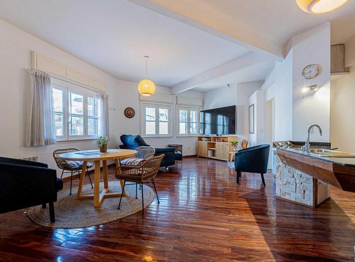 Casa · 105m² · 4 Ambientes · 1 Cochera
