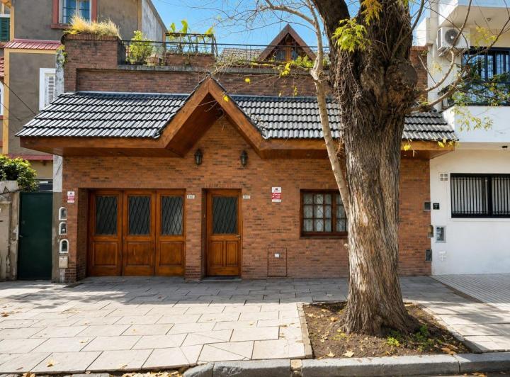 Casa · 200m² · 6 Ambientes · 1 Cochera