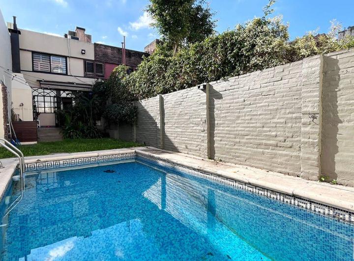 Casa · 160m² · 4 Ambientes · 3 Cocheras