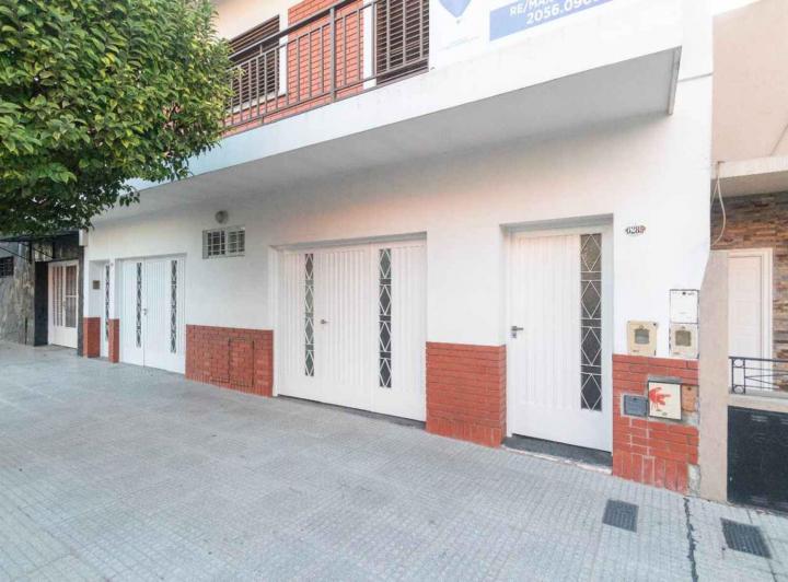 Casa · 156m² · 5 Ambientes · 3 Cocheras
