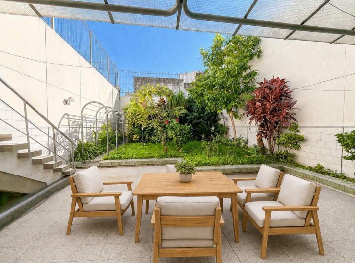 Casa · 333m² · 7 Ambientes · 1 Cochera