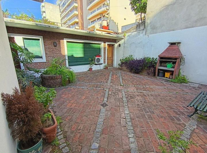 Casa · 231m² · 8 Ambientes