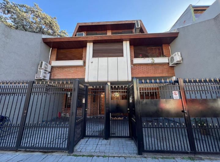 Casa · 140m² · 6 Ambientes · 1 Cochera
