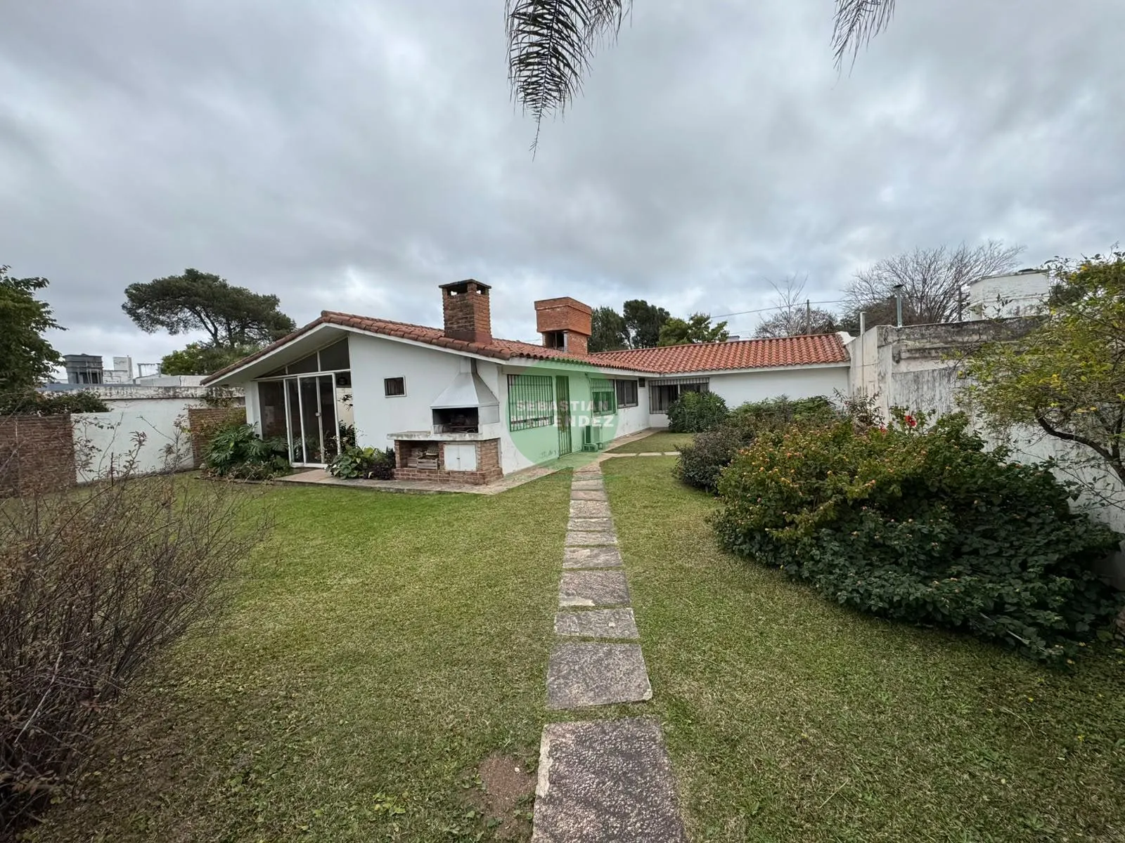 1 Planta - 3 Dormitorios - 665M2 de terreno - Casa en venta en Cerro de las Rosas