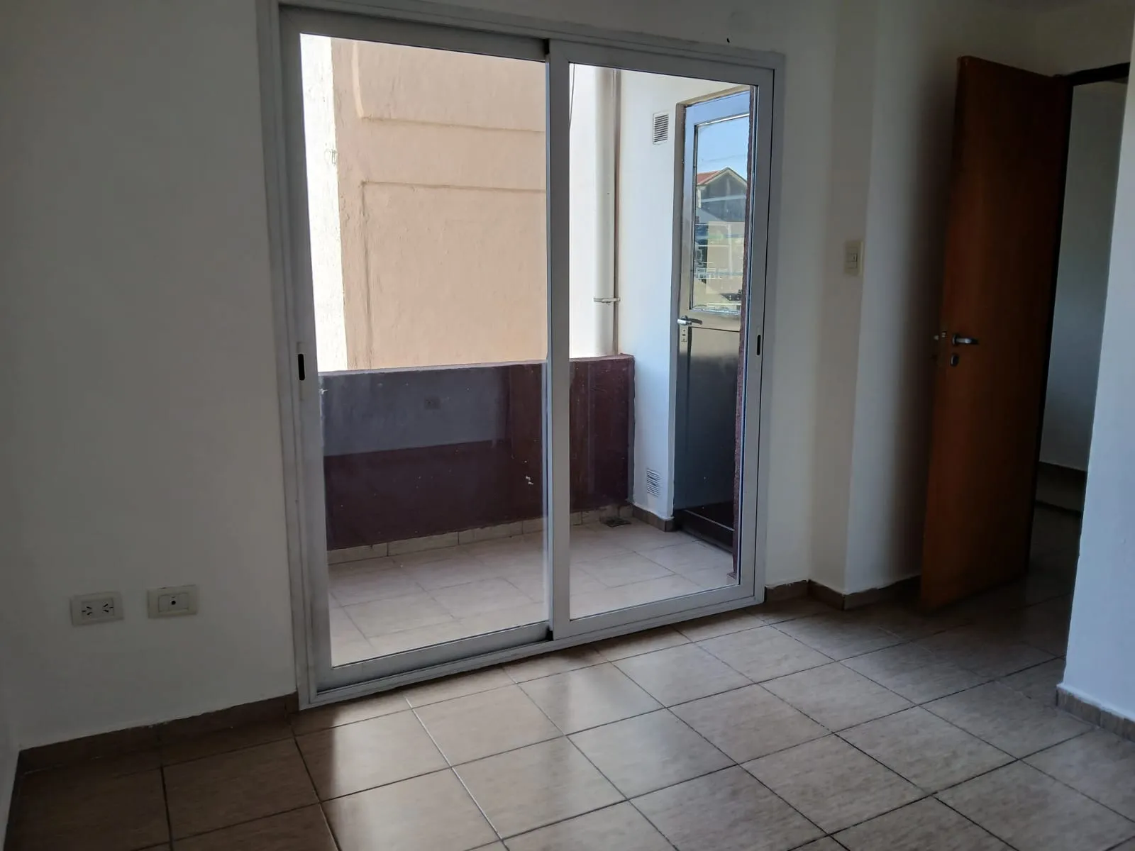 Se alquila departamento de 1 dormitorio en Ramon Ocampo al 1200