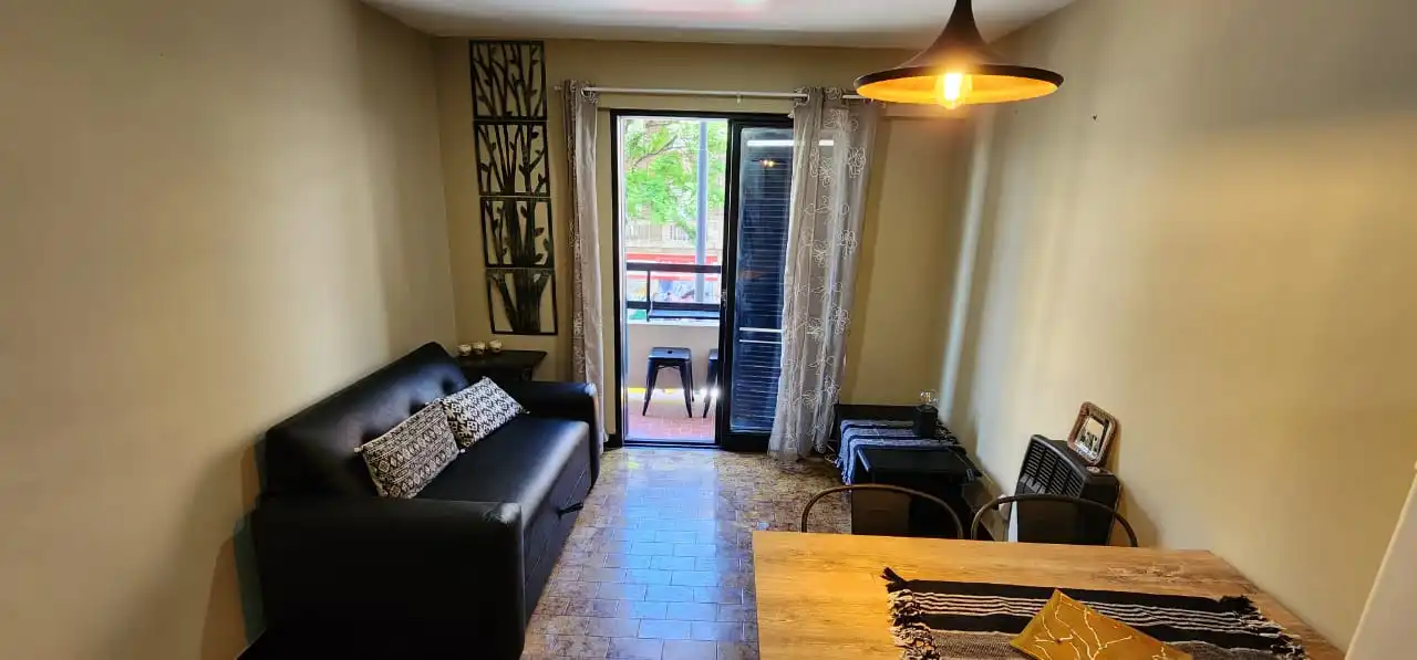 Centro. Excelente ubicación! Departamento de 1 Dormitorio AMOBLADO!! Externo. Balcón. Bajas Expensas ($72 mil).