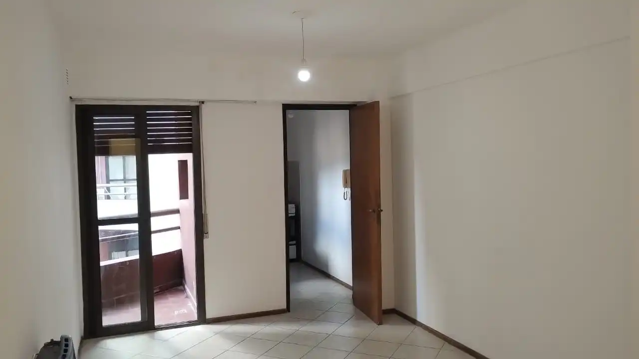 DEPARTAMENTO UN DORMITORIO SOBRE YRIGOYEN