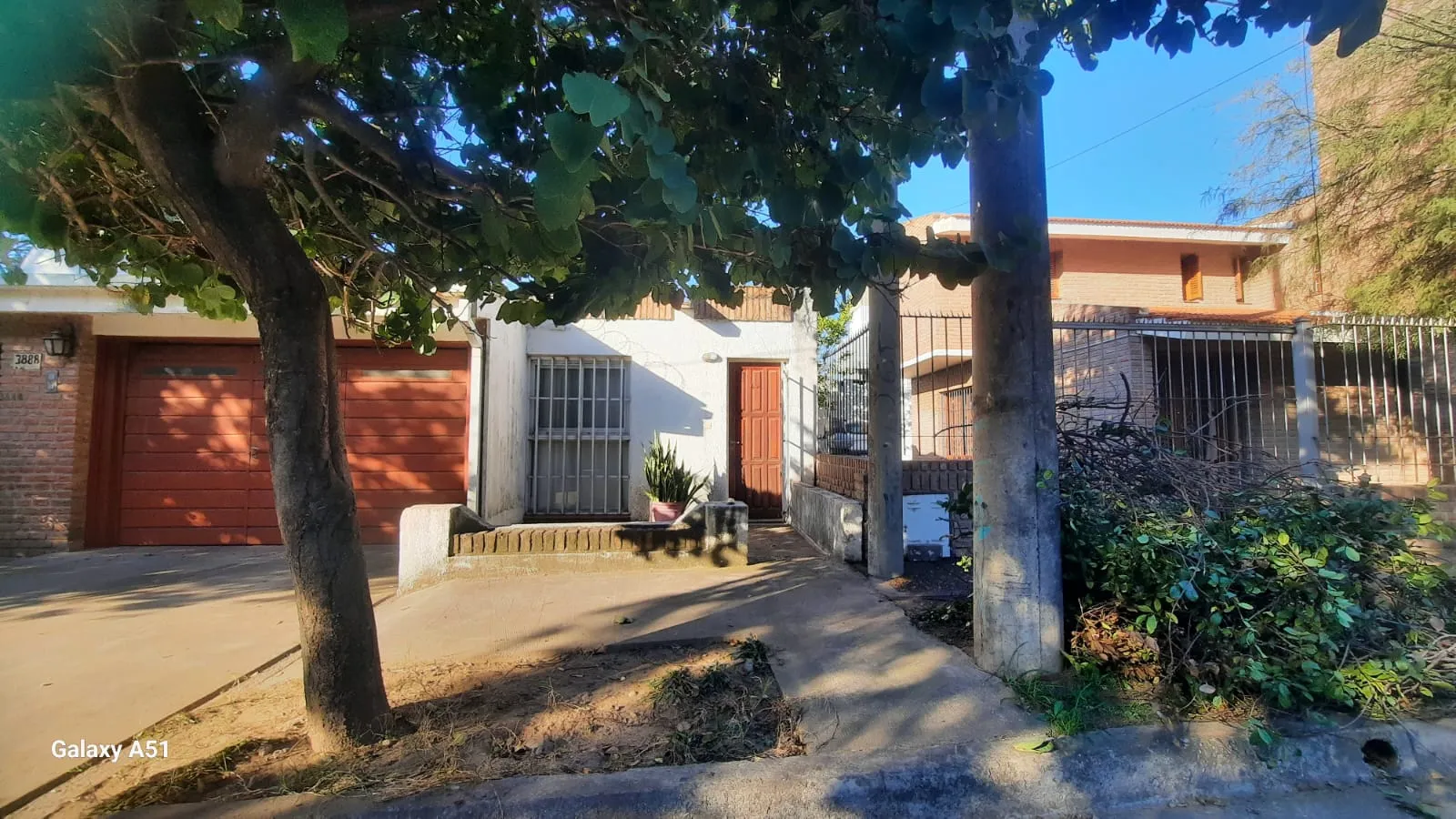 ALQUILO PARA USO COMERCIAL A 1 CUADRA DE EMILIO PETTORUTI