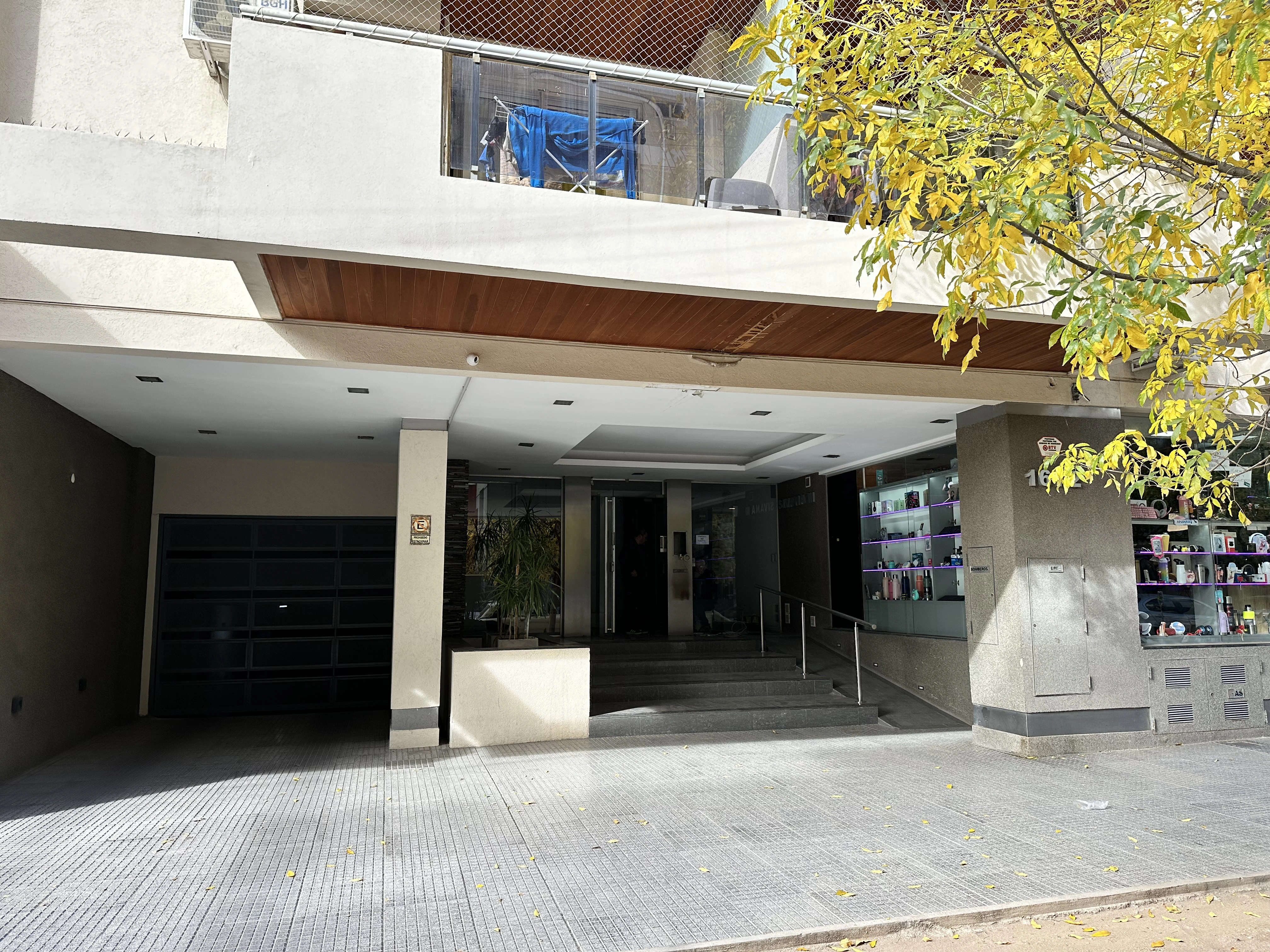 EXCELENTE ZONA - POCOS AÑOS - IMPUESTOS INCLUIDOS