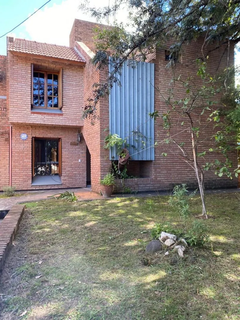 VENTA DUPLEX 3 DORM Y ESCRITORIO , B LAS ROSAS