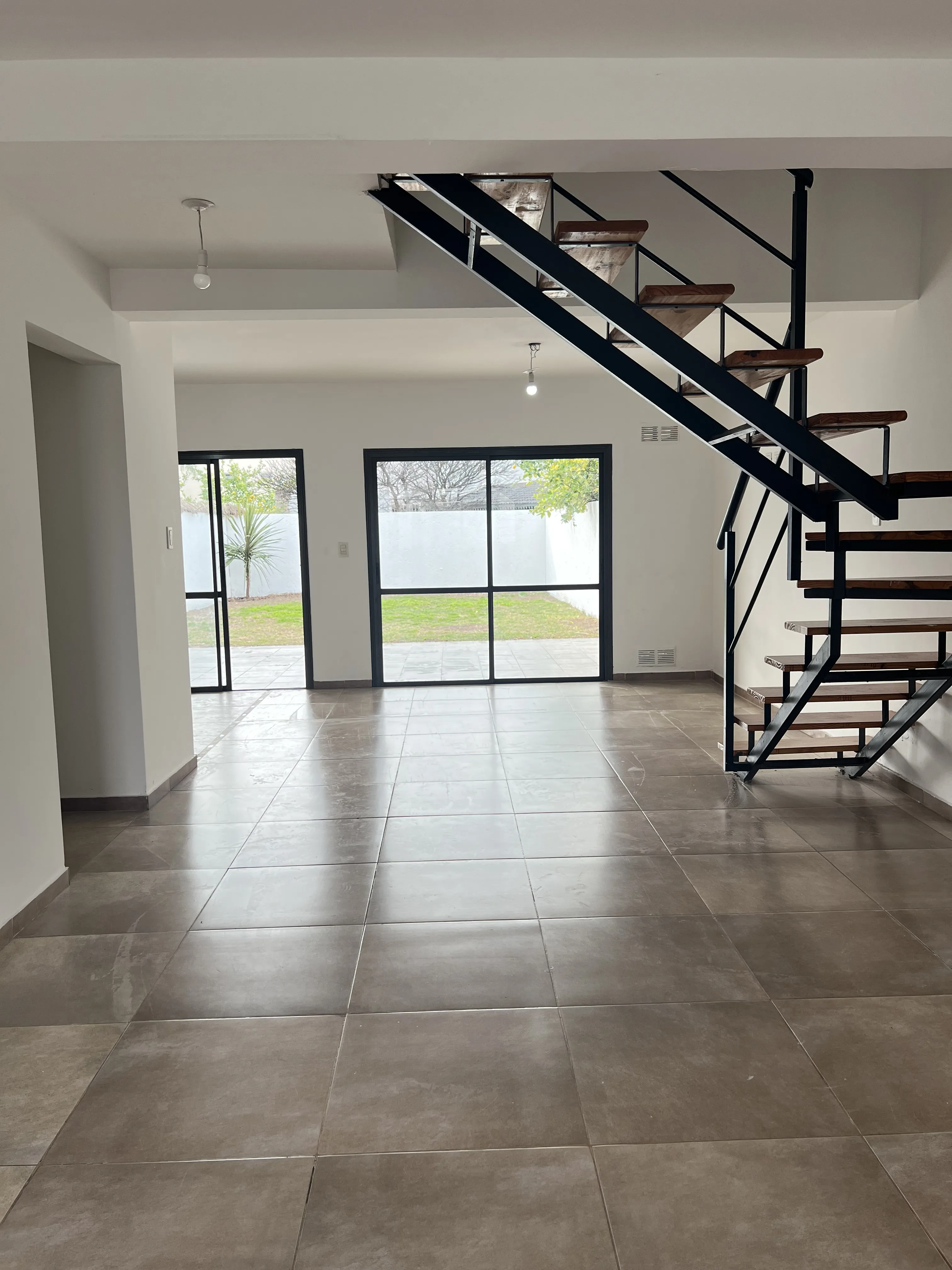 ESXCELENTE DUPLEX EN JARDINES DEL OL MO