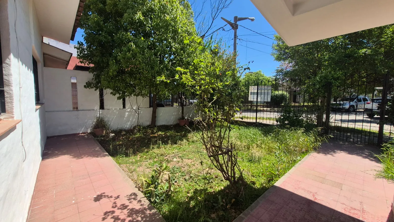OPORTUNIDAD /QUINCHO /COCHERA / 2 BAÑOS/EXCELENTE UBICACIÓN