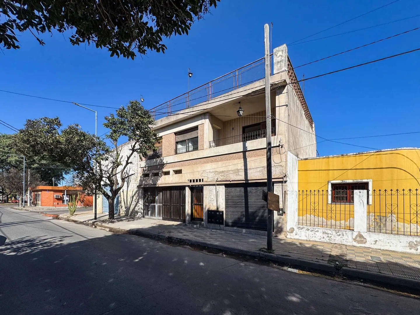 VENTA AMPLIA CASA 5 DORM + LOCAL B LOS PARAISOS