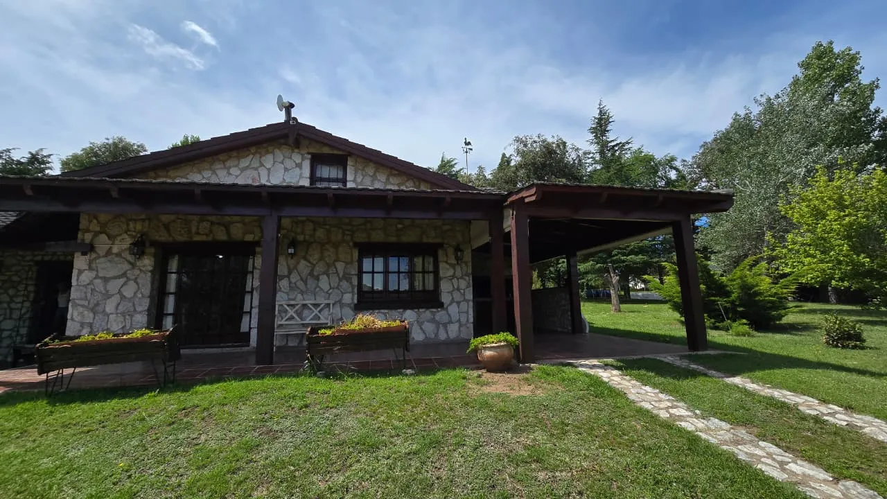 Casa Amoblada en Venta  Los Espinillos