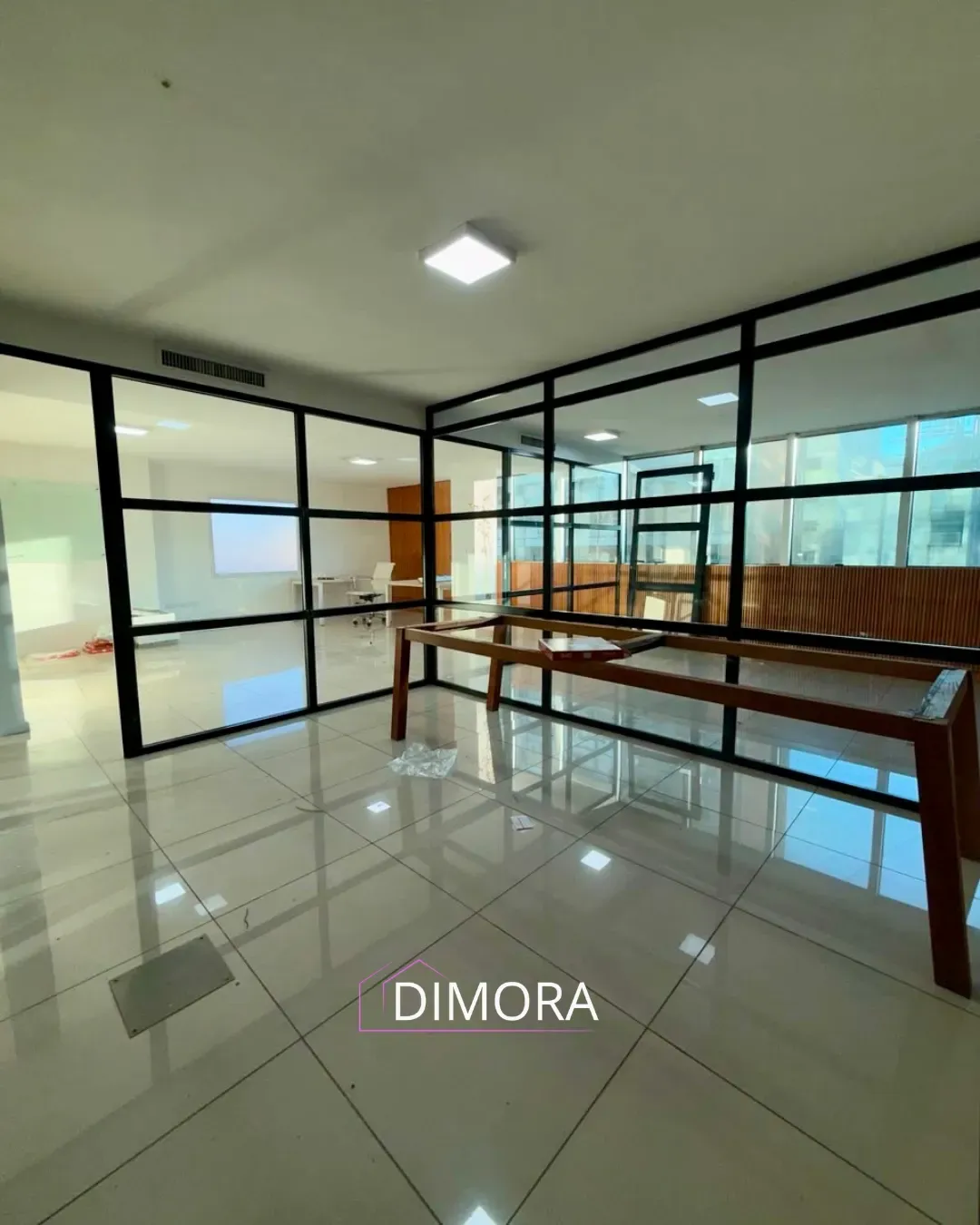 Alquiler Oficina - Centro de Córdoba: Excelente Ubicación, con 126 m², 2 Baños, Subdivisiones y ¡Más