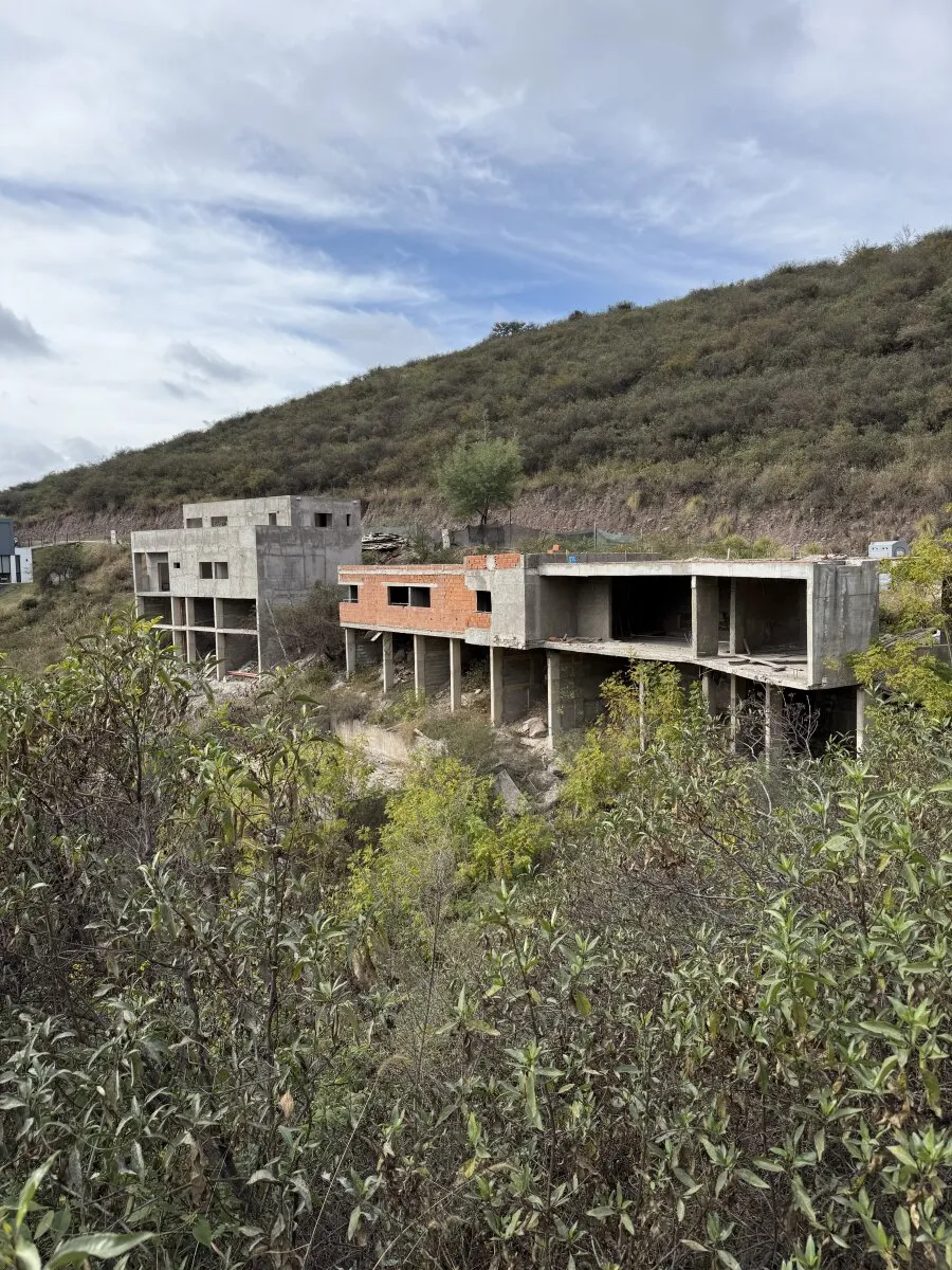CASA UNICA EN UNA PLANTA LA DESEADA 3 DORMITORIOS