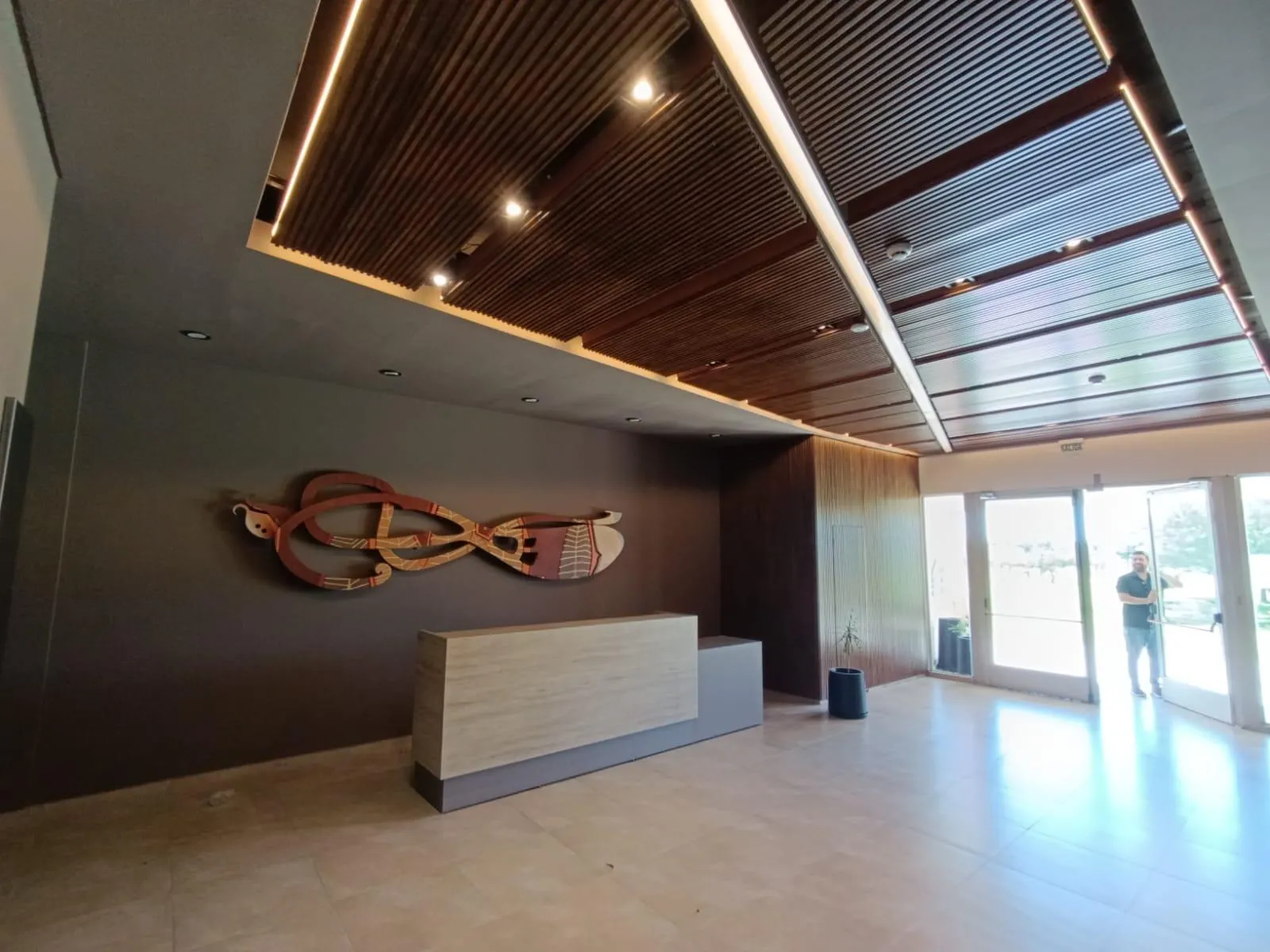 VENTA OFICINAS EN CIUDAD EMPRESARIAL  AV. LA VOZ DEL INTERIOR