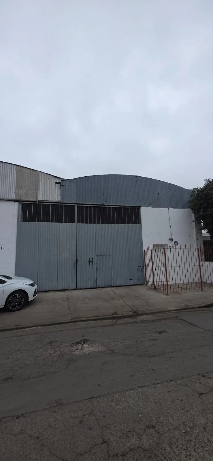 Alquilo galpón 230M2 B° Villa el Libertador, Arica 1500