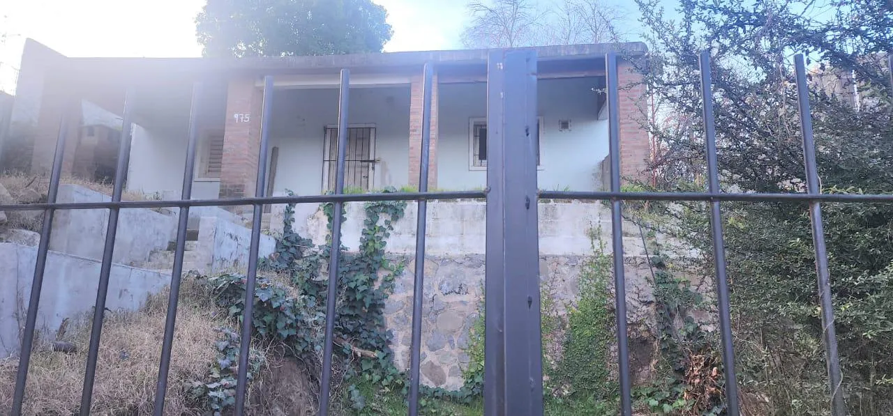 VENTA CASA 2 DORMITORIOS UNQUILLO A REMODELAR