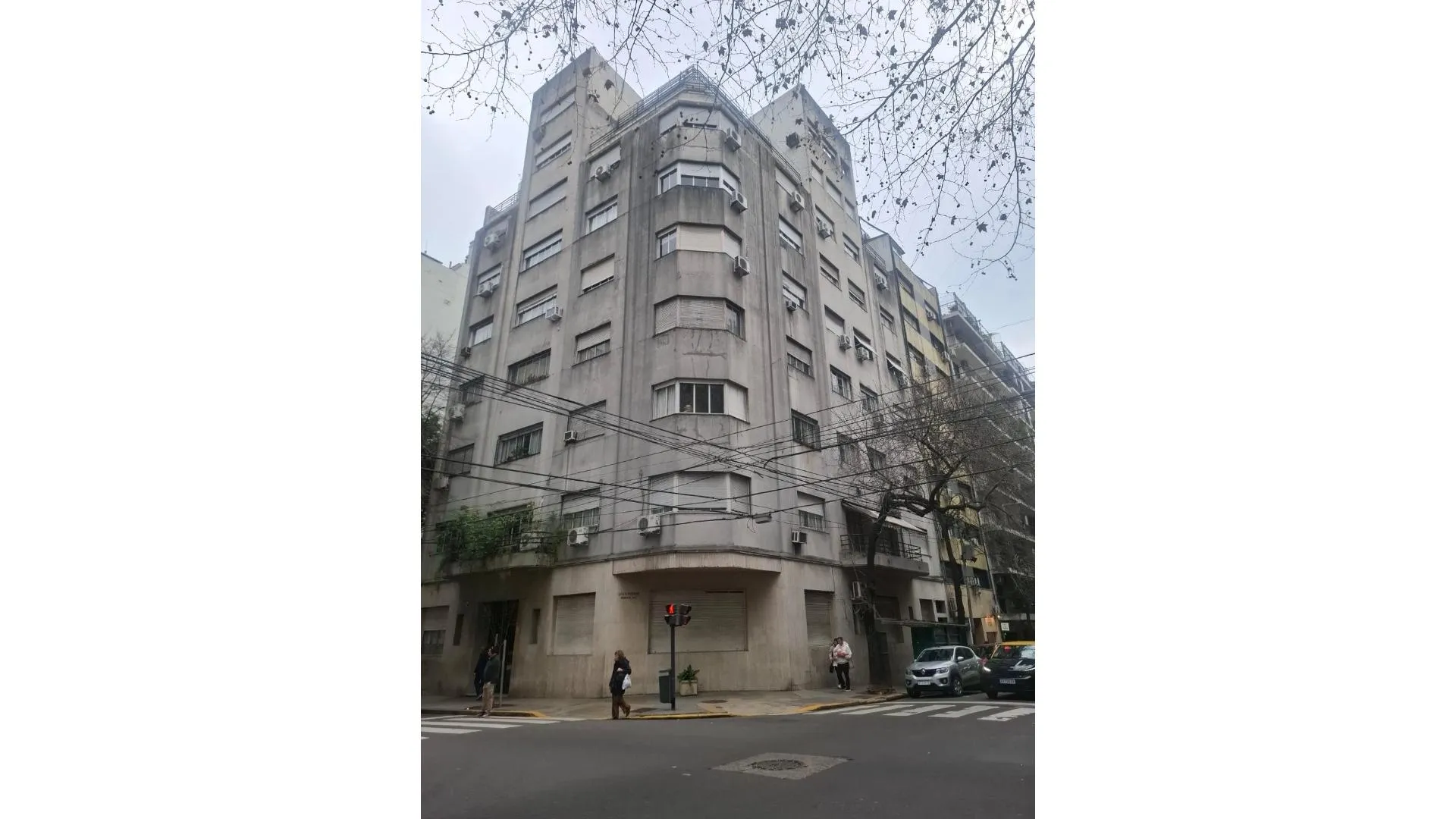 Departamento en PB Apto Profesional sobre Arenales.