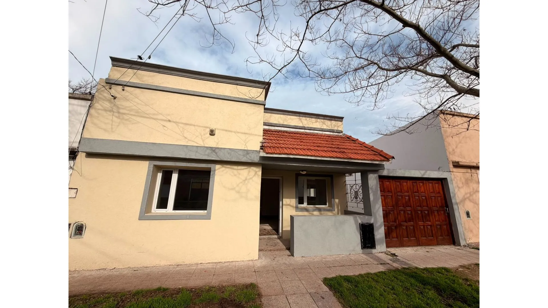 casa 4 ambientes con garage y patio