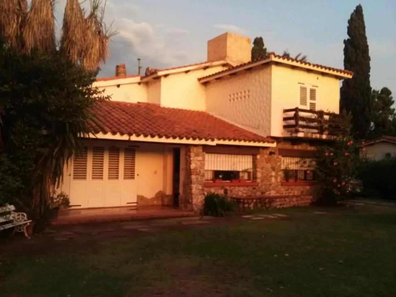 Venta Chalé en Terreno de 1200 m² en Cerro de las Rosas.