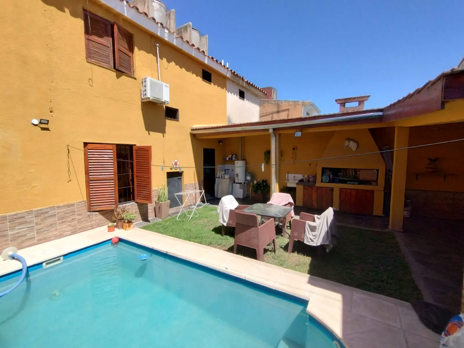 Bo JUAN B. JUSTO CASA 3 DORM C  PILETA