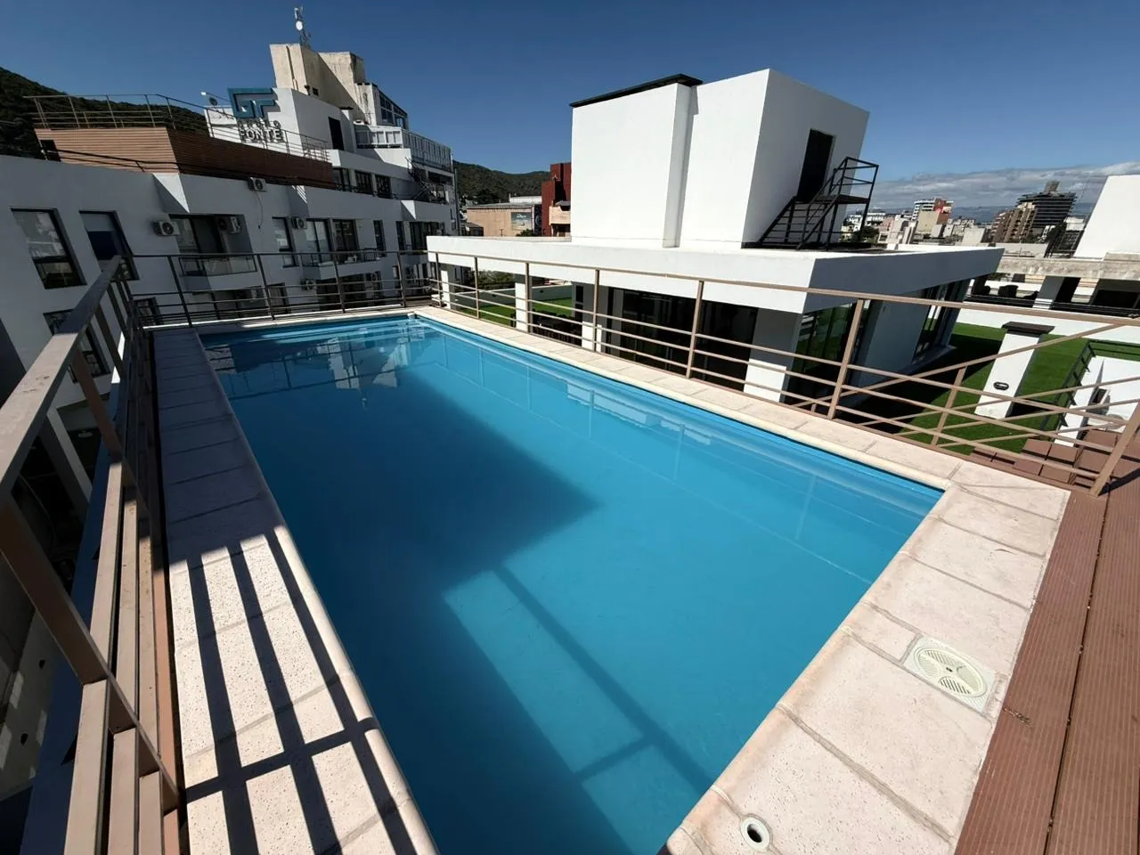 Venta: Departamento - 1 Dormitorio - Balcón, Pileta, Terraza - Centro - Carlos P