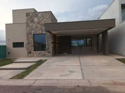 Casa en Venta en Maipú, Mendoza