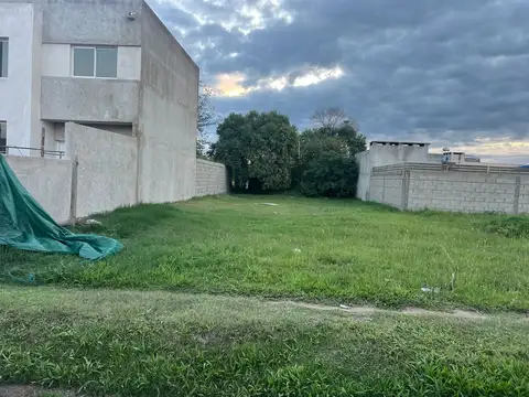 Terreno en Venta en Villa Esquiu, Capital