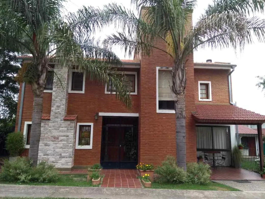 Casa 3 dorm en housing - Unquillo