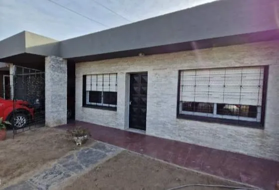 Vendo casa c3 dorm y pileta.B Altos de Vélez Sarfield.