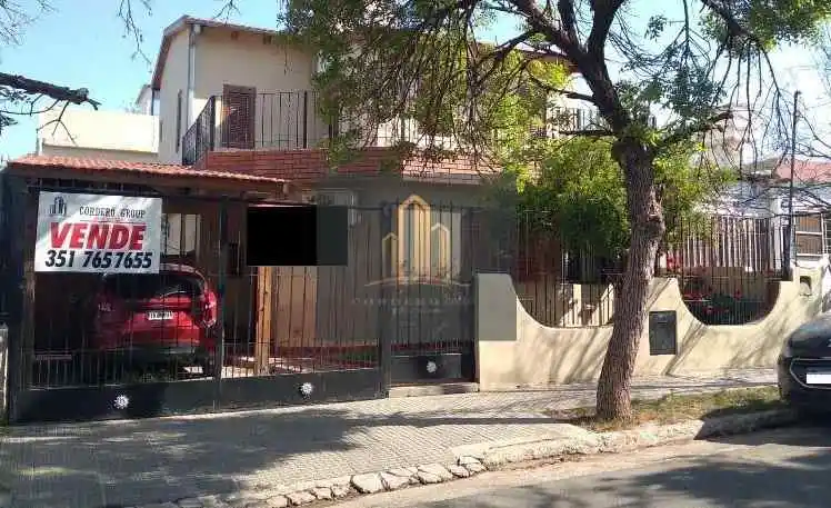 Vendo casa 4 dorm + dpto. Barrio Rosedal. APTO CREDITO
