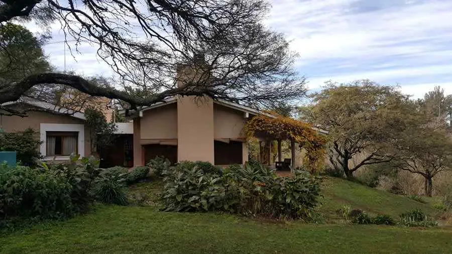 Casa de 3 dormitorios con bajada propia a río en Los Aromos, Córdoba