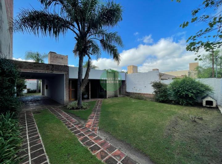 Casa · 130m² · 2 Dormitorios · 2 Cocheras