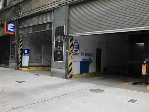 Cochera en Venta en Monserrat, CABA