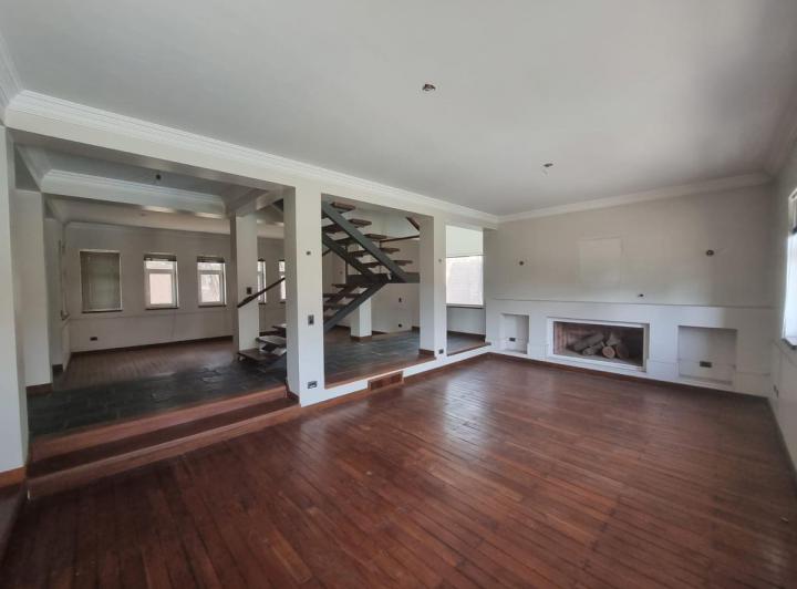 Casa · 550m² · 4 Dormitorios · 3 Cocheras