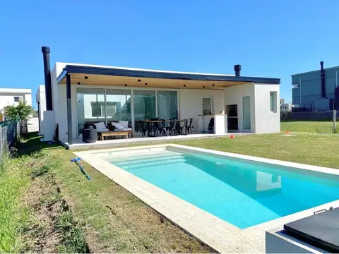 Casa en Alquiler en Pilar Del Este, Countries y Barrios Cerrados en Pilar