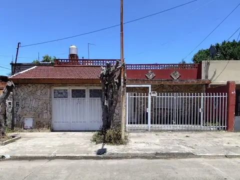 Casa en Venta en Barrio Manzanares, Villa Luzuriaga
