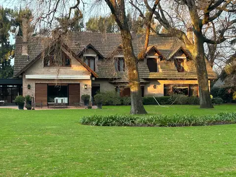 Casa en Venta en Olivos Golf Club, Countries y Barrios Cerrados en Malvinas Argentinas