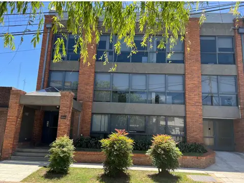 Oficina en Alquiler en Jockey, San Isidro