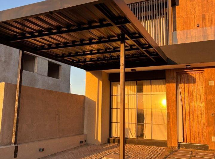 Casa · 104m² · 5 Ambientes