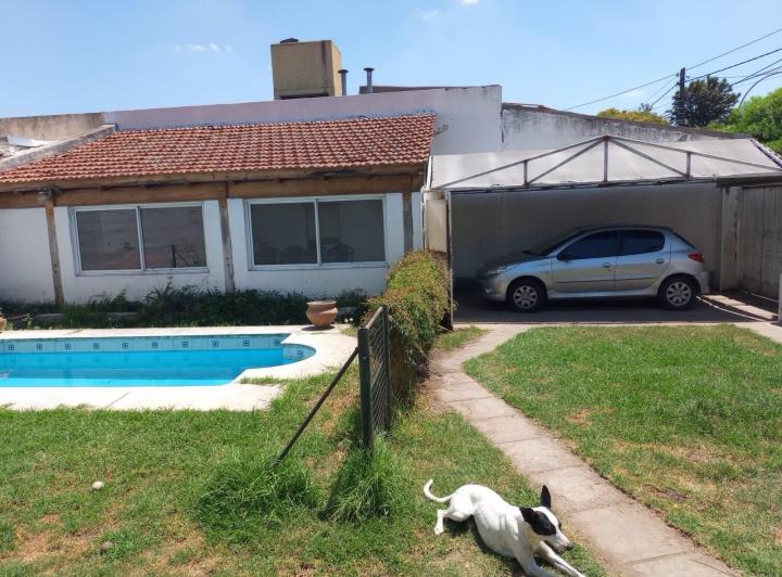 Casa · 122m² · 3 Dormitorios · 2 Cocheras