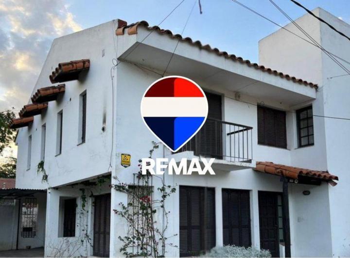 Casa · 220m² · 6 Ambientes · 2 Cocheras