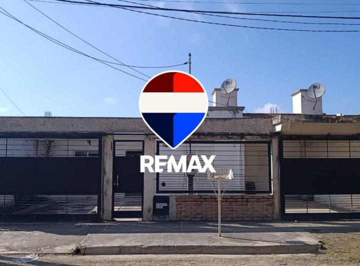 Casa · 100m² · 4 Ambientes · 2 Cocheras