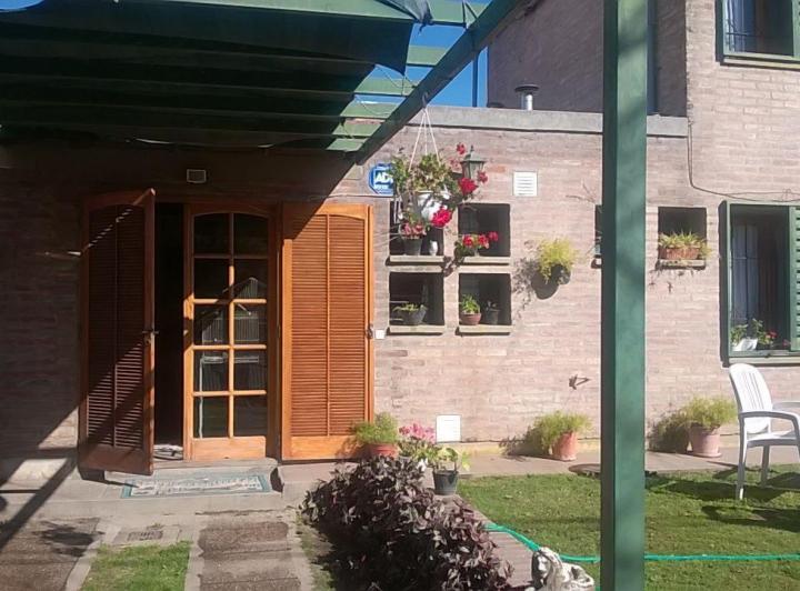 Casa · 90m² · 7 Ambientes · 1 Cochera